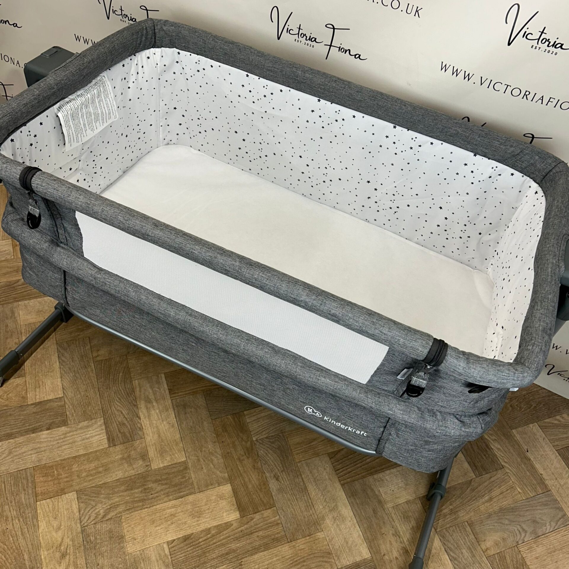 PRELOVED Kinderkraft NESTE UP Bedside Crib Bedside Cot Grey Melange RRP 120 Victoria Fiona