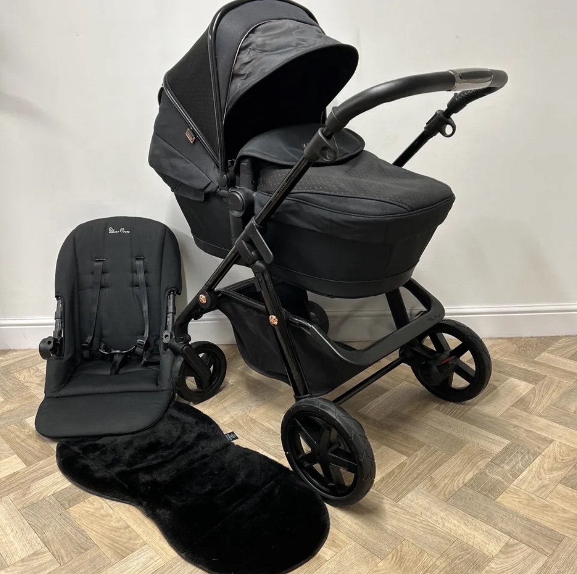 PRELOVED Silver Cross Pioneer Pushchair Carrycot Special Edition Eclipse Black
