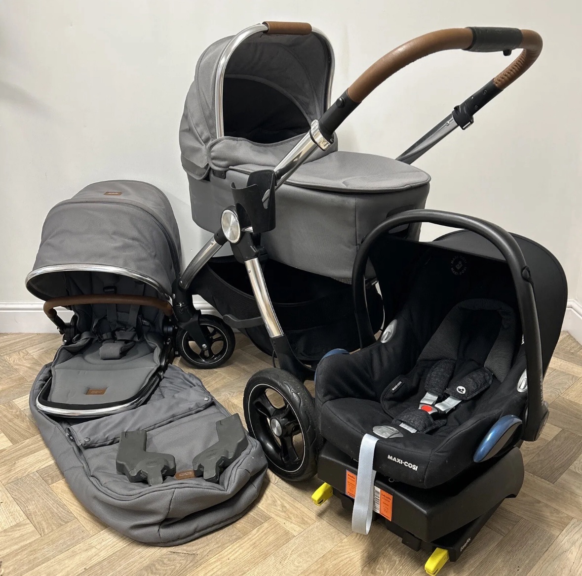 PRELOVED Mamas & Papas Ocarro Travel System (Pushchair, Carrycot, Car