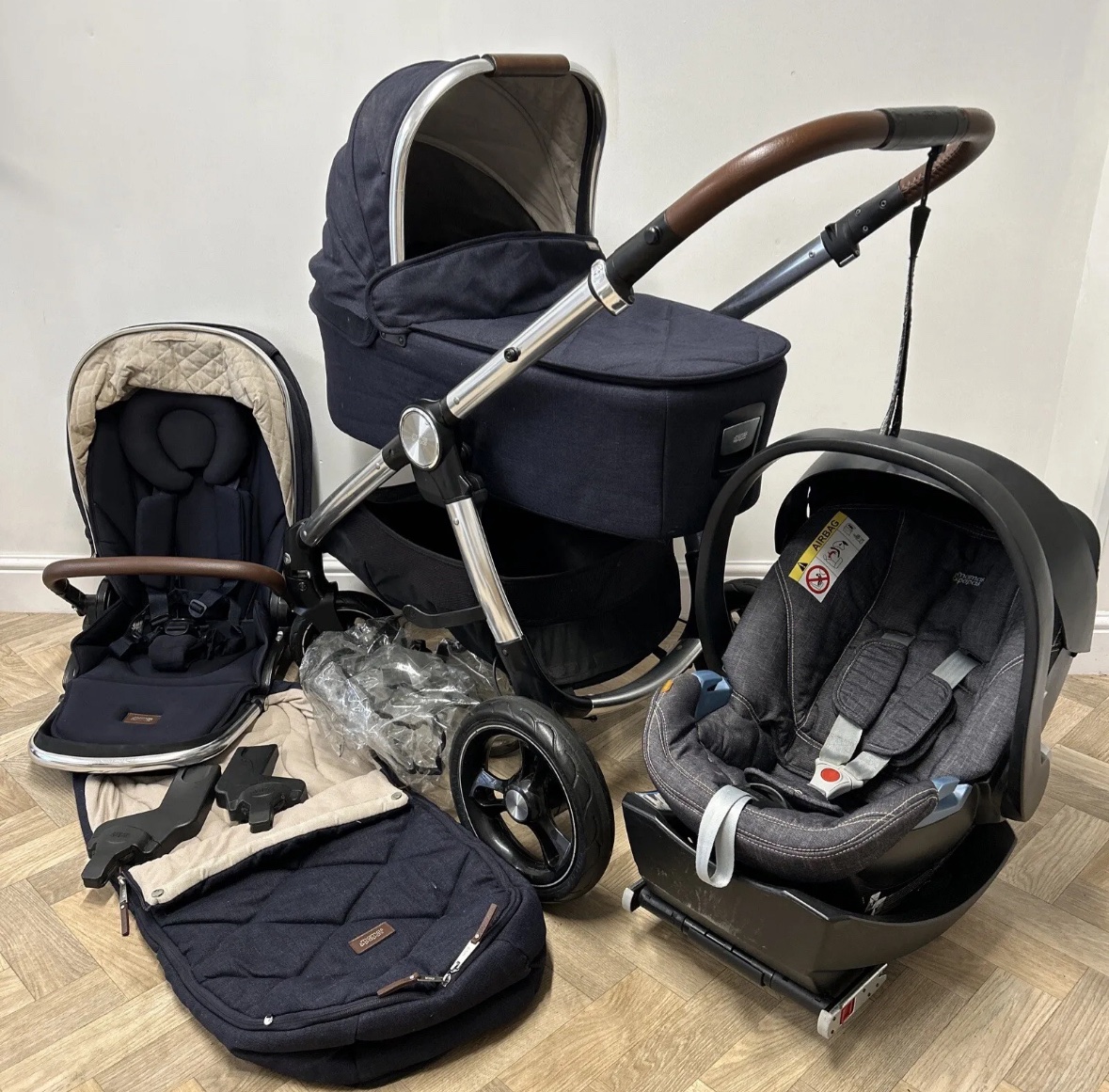 PRELOVED Mamas And Papas Ocarro Pram Travel System Navy Carrycot