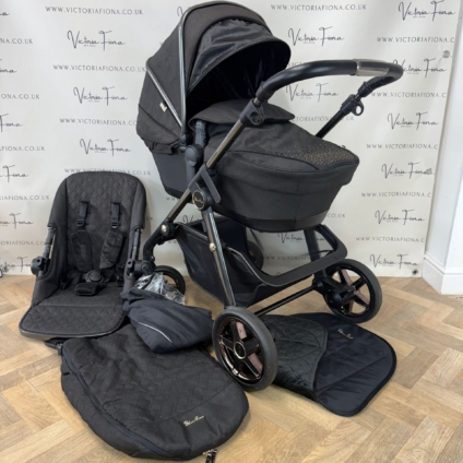 PRELOVED Silver Cross Pioneer Pushchair & Carrycot - Special Edition - Constellation ✨