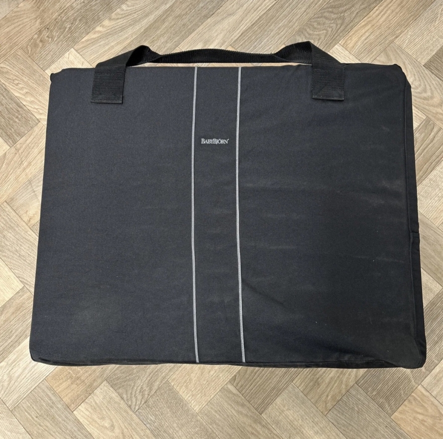 PRELOVED Baby Björn Travel Cot Light - Silver Grey - RRP£250 - Image 4