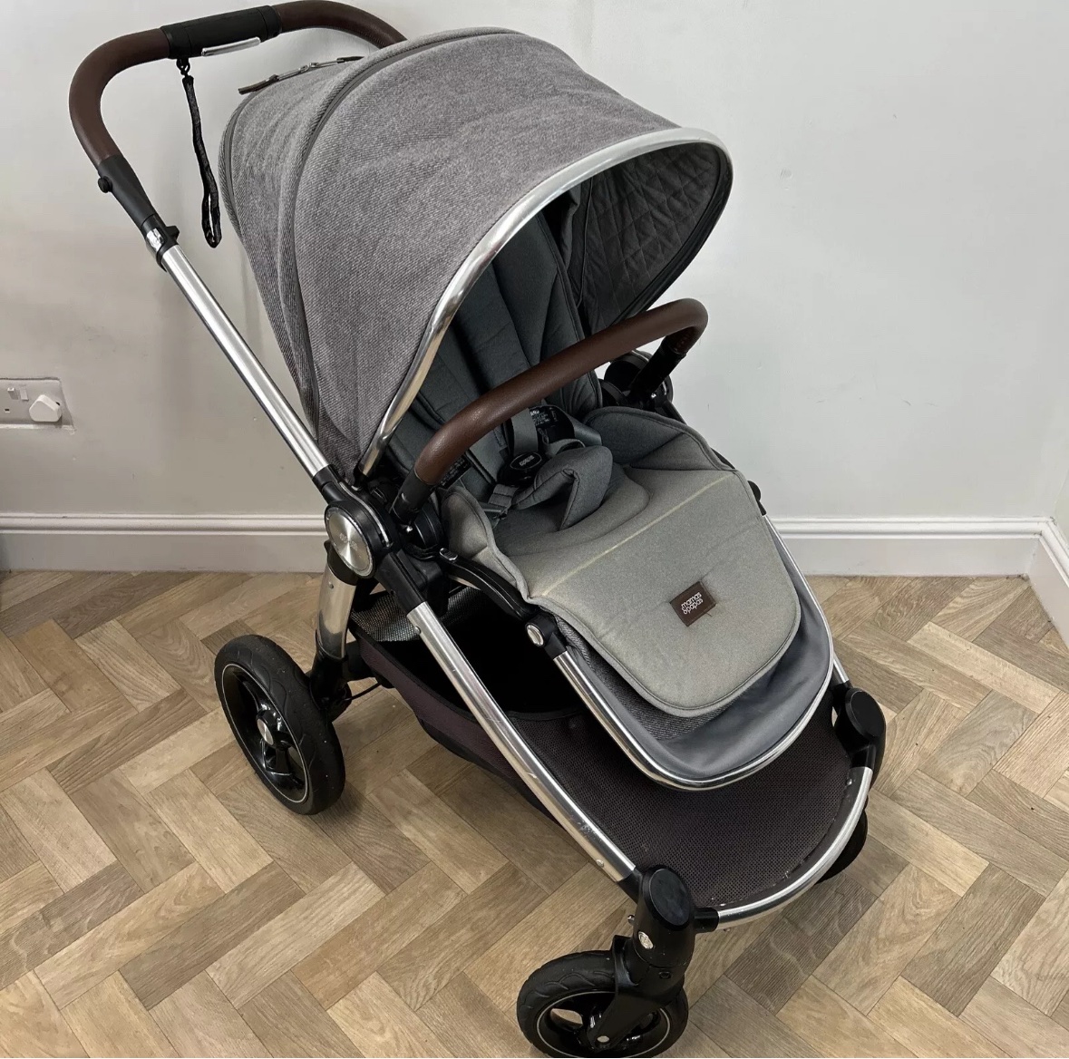 PRELOVED Mamas & Papas Ocarro Travel System Pushchair Carrycot & Car Seat Woven Grey Victoria