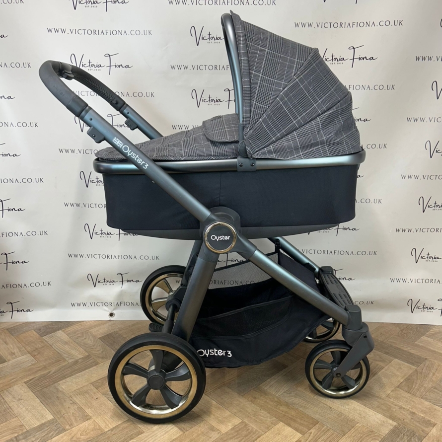 PRELOVED Babystyle Oyster 3 Pushchair & Carrycot - Manhattan Grey Check 🩶 - Image 2