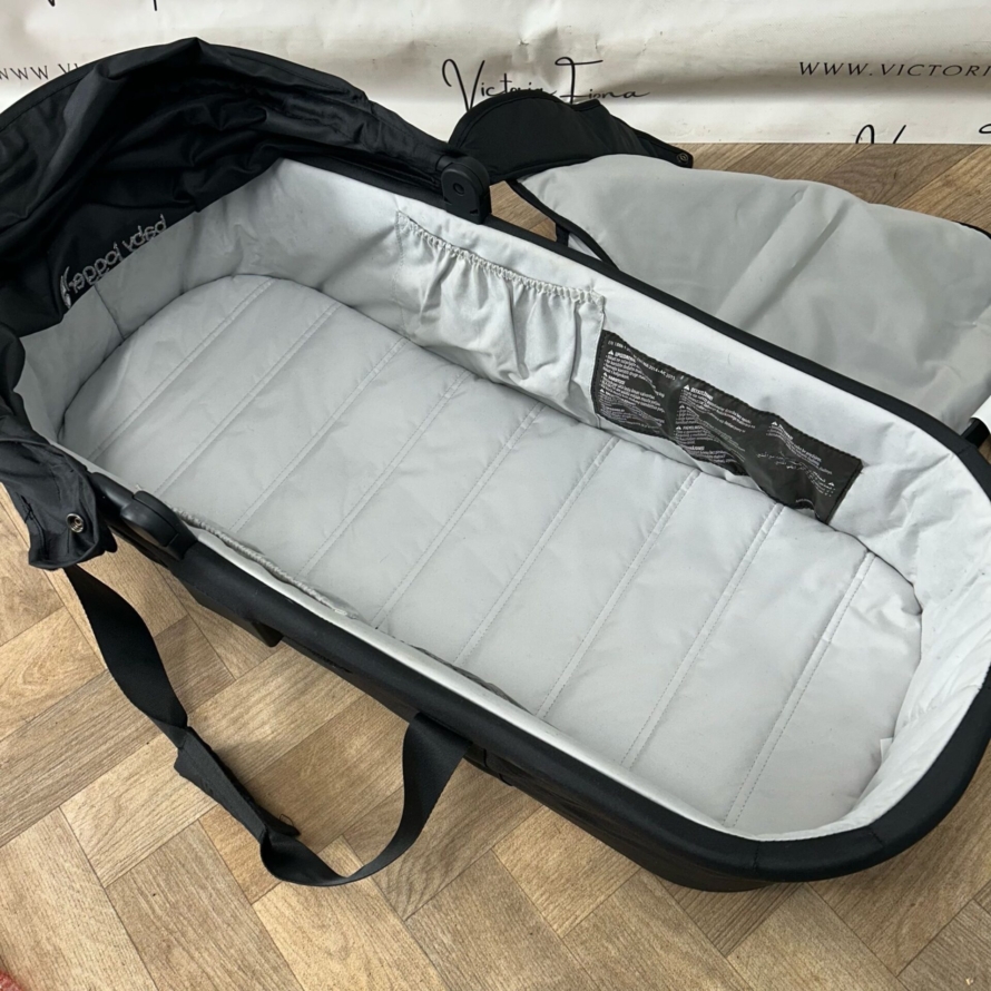PRELOVED Baby Jogger City Tour 2 Carrycot - Pitch Black RRP £140 - Image 2