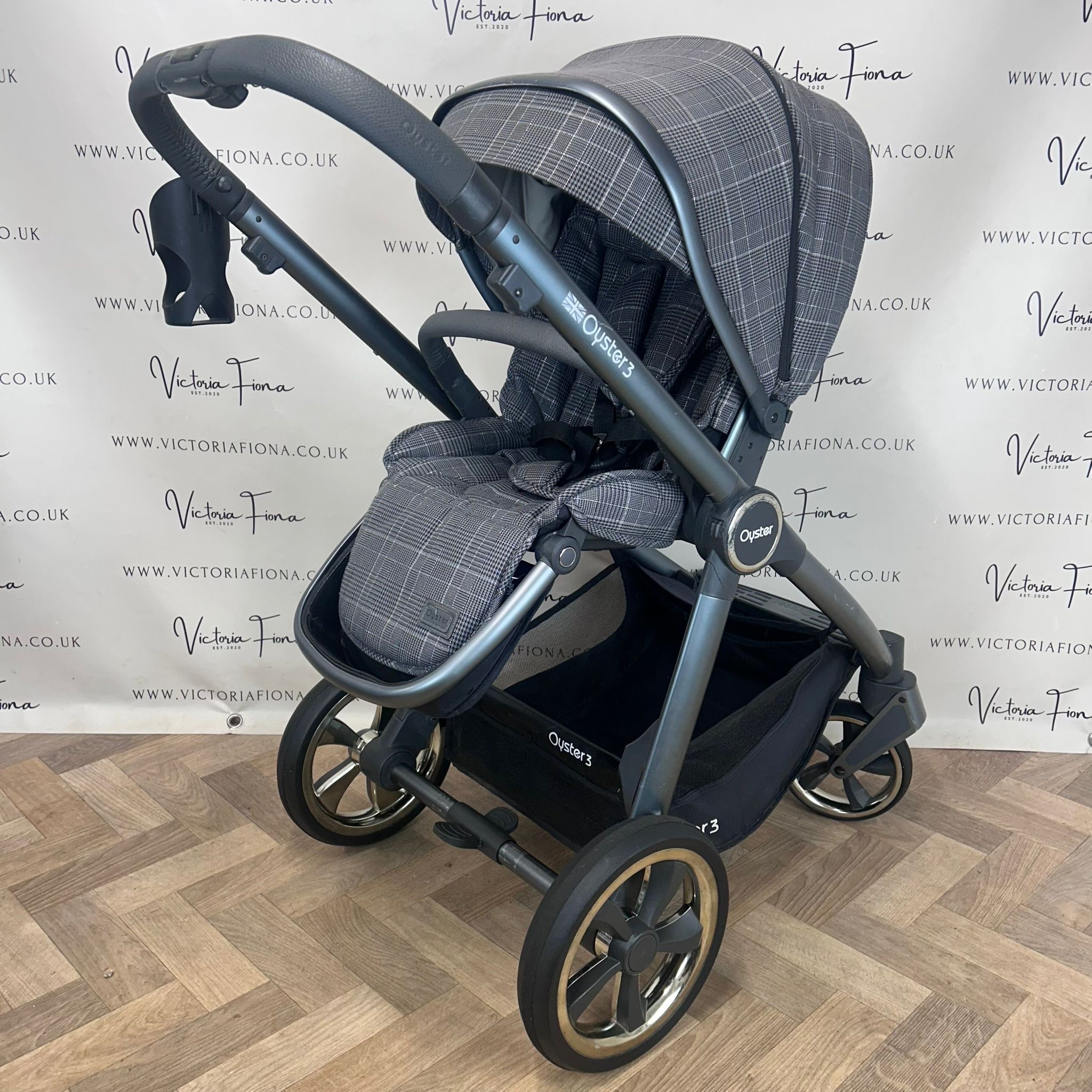 PRELOVED Babystyle Oyster 3 Pushchair & Carrycot - Manhattan Grey Check - Image 6