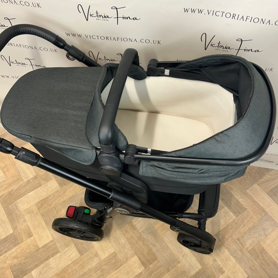 PRELOVED Silver Cross Coast Pushchair & Carrycot - FLINT GREY - Image 3