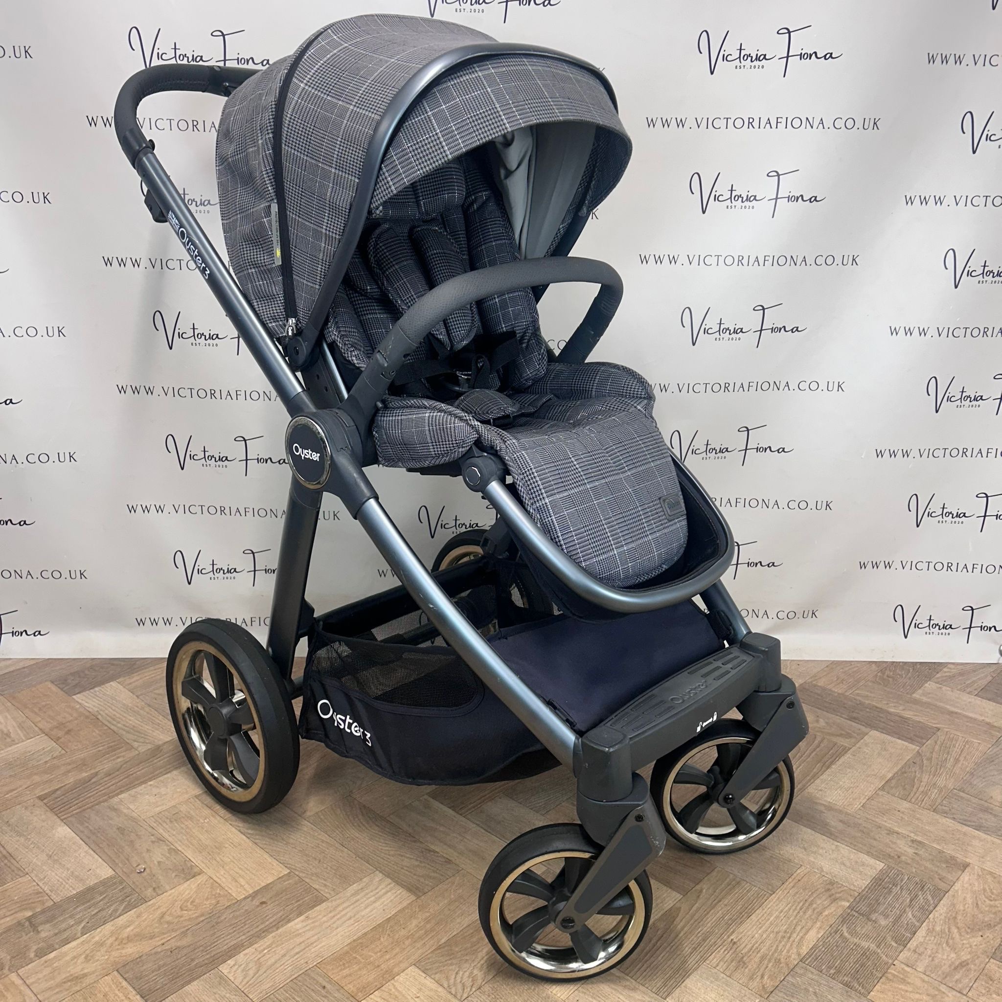 PRELOVED Babystyle Oyster 3 Pushchair & Carrycot - Manhattan Grey Check - Image 9