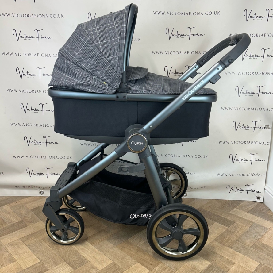 PRELOVED Babystyle Oyster 3 Pushchair & Carrycot - Manhattan Grey Check - Image 4