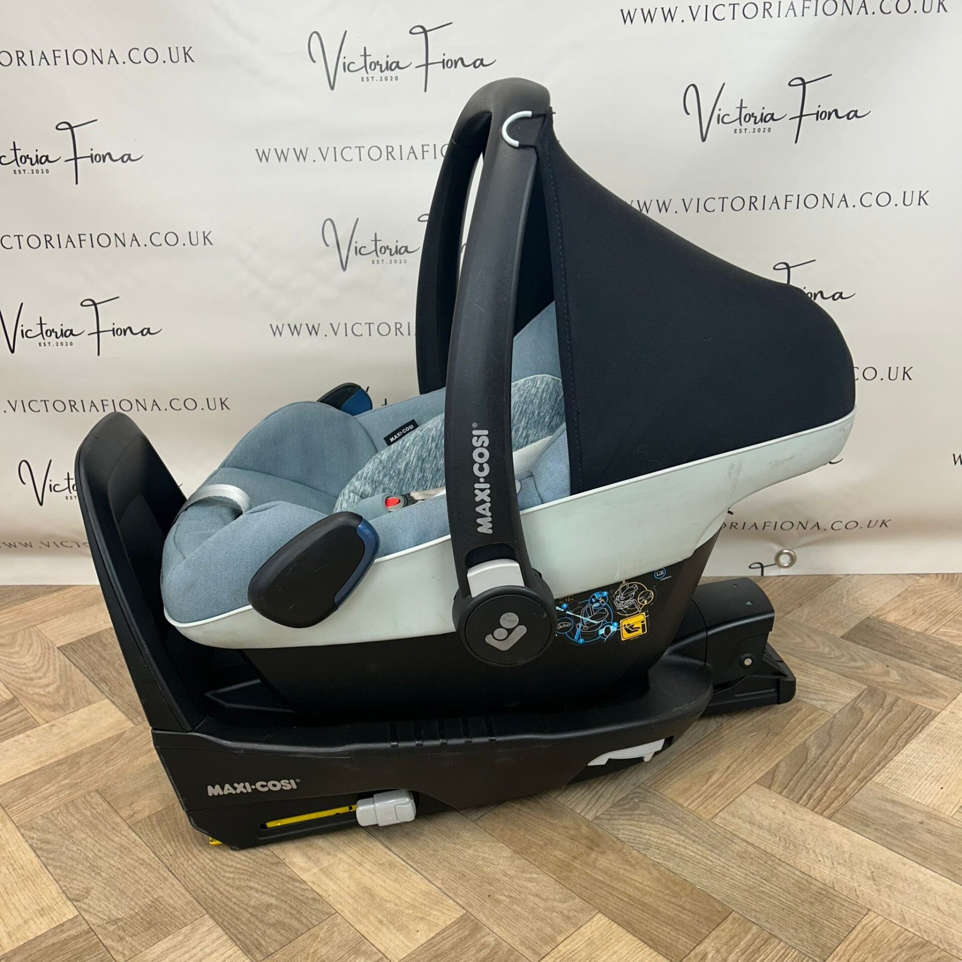 PRELOVED Maxi Cosi Pebble Pro Car Seat with Family Fix 2 Isofix Base Copy