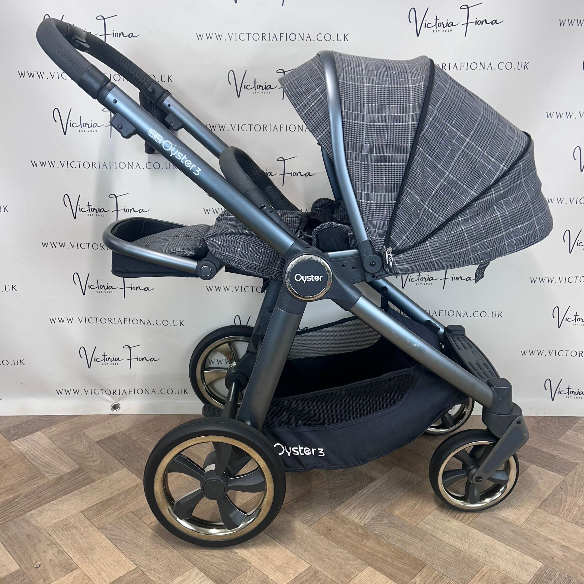 PRELOVED Babystyle Oyster 3 Pushchair & Carrycot - Manhattan Grey Check - Image 7