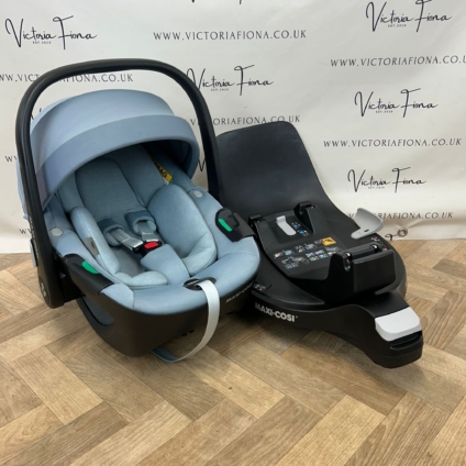 PRELOVED Maxi Cosi Pebble 360 Car Seat and Isofix - Blue