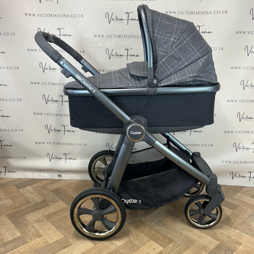 PRELOVED Babystyle Oyster 3 Pushchair & Carrycot - Manhattan Grey Check - Image 3