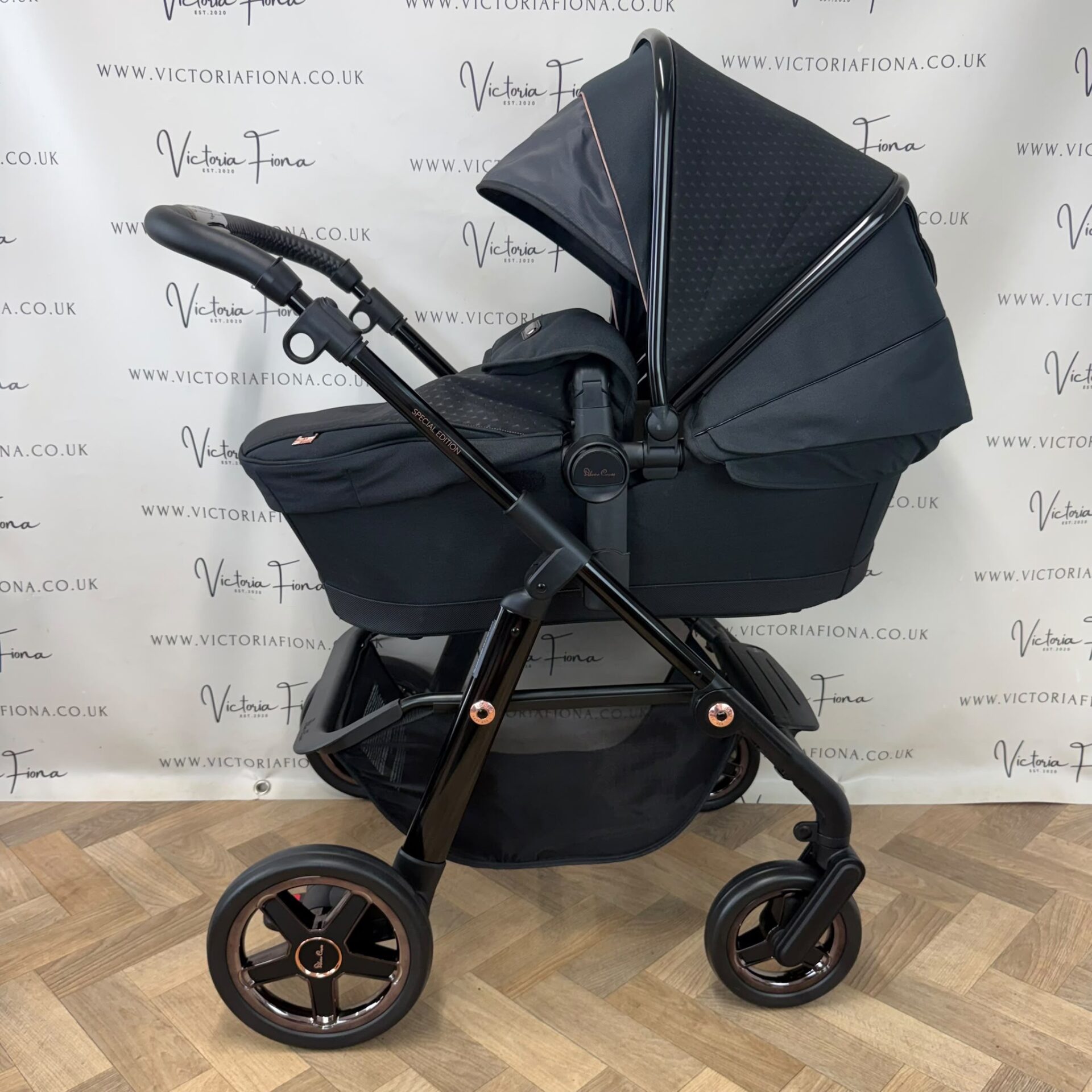 NEW Silver Cross Pioneer Carrycot & Pushchair - Special Edition Eclipse - Image 2