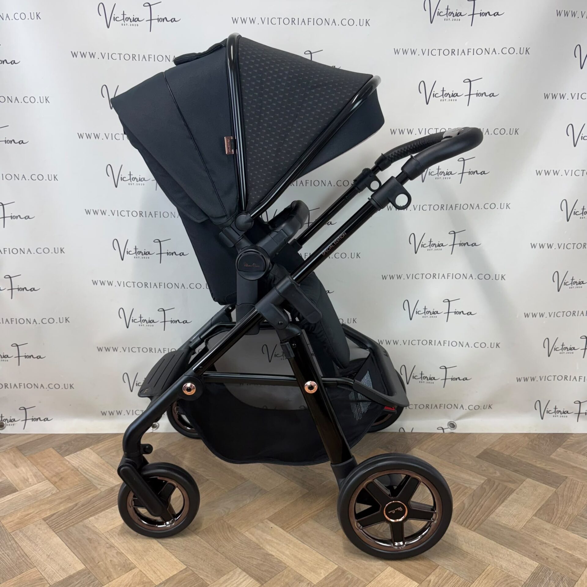 NEW Silver Cross Pioneer Carrycot & Pushchair - Special Edition Eclipse - Image 7