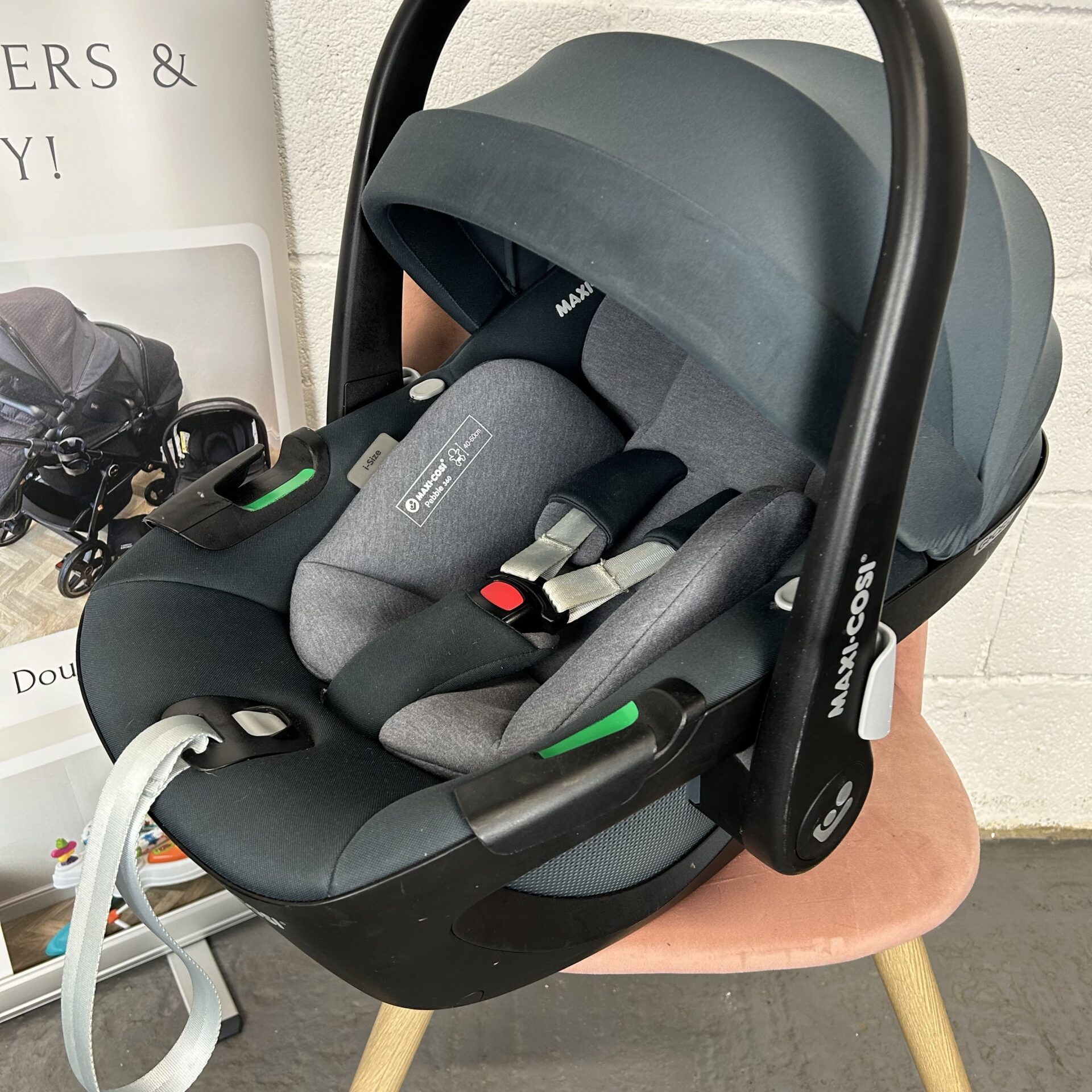 PRELOVED Maxi Cosi Pebble 360 Car Seat Graphite