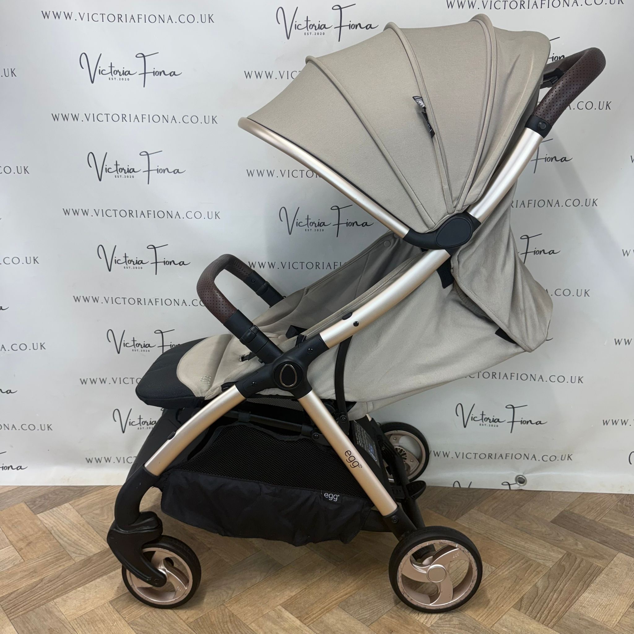 PRELOVED egg Z Stroller Gold Chassis - Feather RRP£399 - Image 3