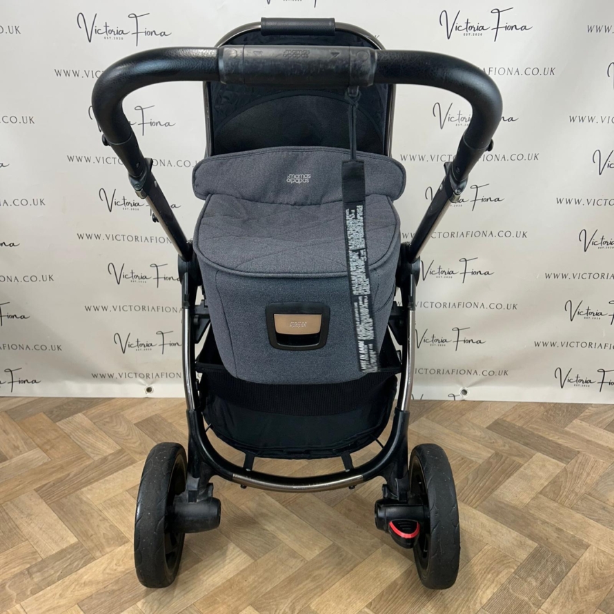 PRELOVED Mamas And Papas Ocarro Pushchair & Carrycot - Onyx Black 🖤 - Image 3