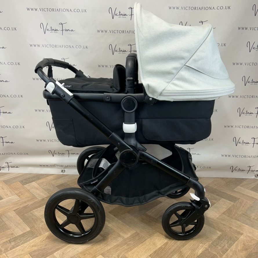 PRELOVED Bugaboo Fox 3 Pushchair & Carrycot – Misty White With Black Chassis - Image 3