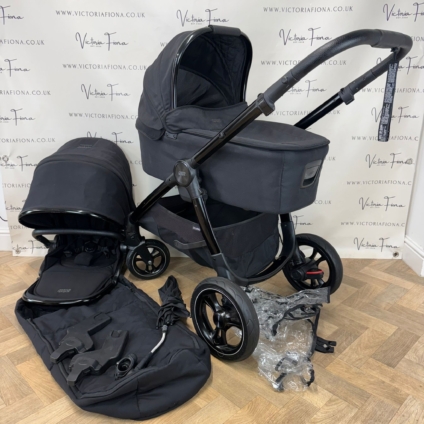PRELOVED Mamas And Papas Ocarro Pushchair & Carrycot - Carbon Black 🖤