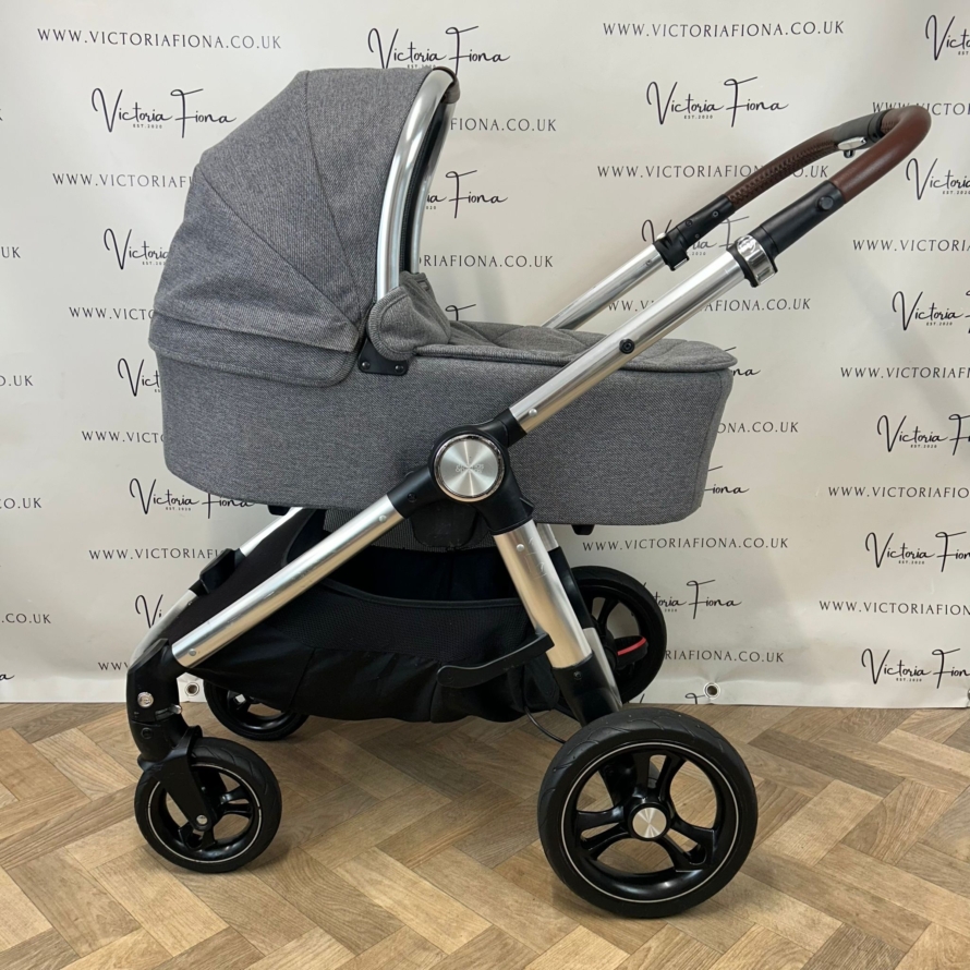 PRELOVED Mamas & Papas Ocarro Pushchair & Carrycot Travel System - Grey Twill 🩶 - Image 2