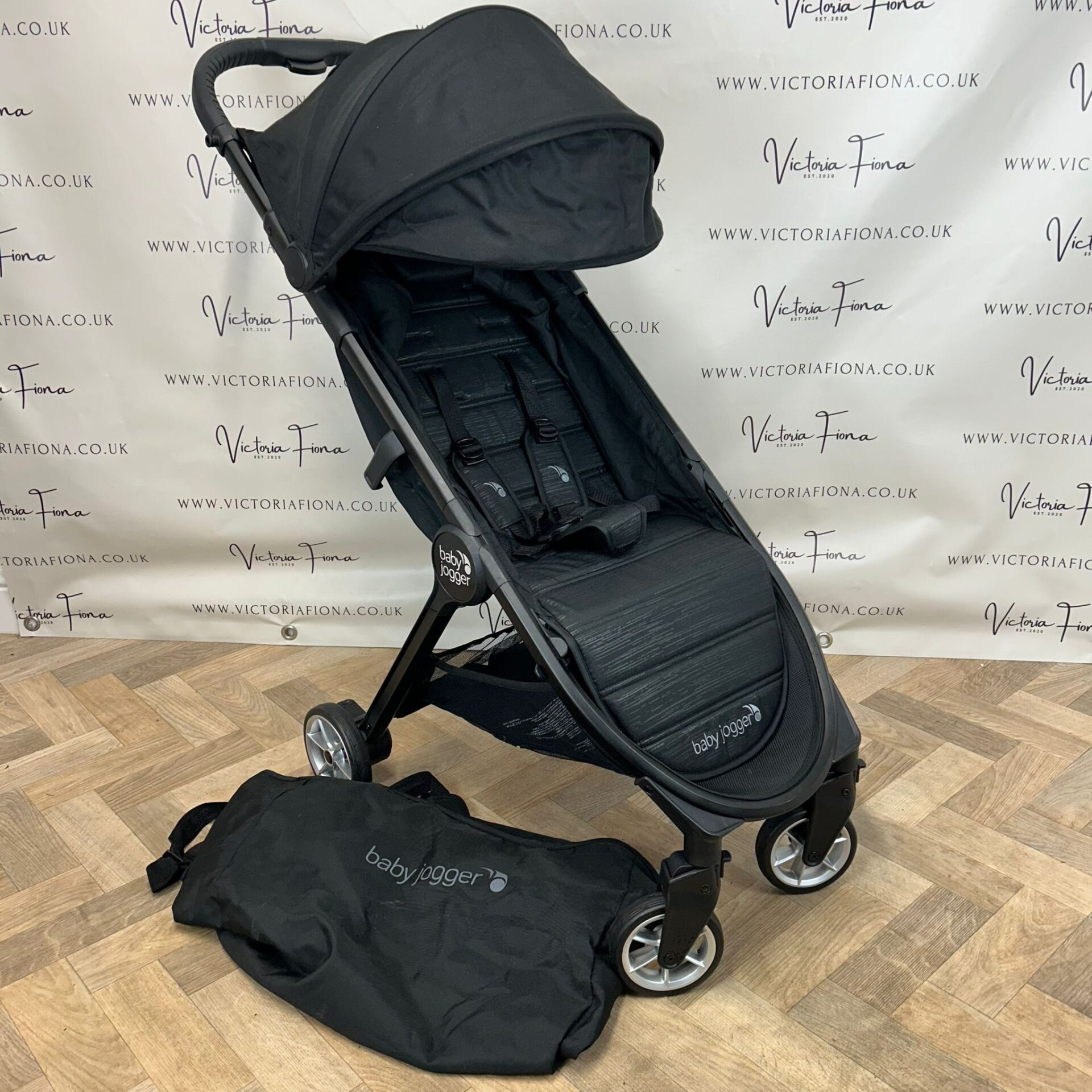 PRELOVED Baby Jogger City Tour 2 Lightweight Compact Stroller Pitch Black with Travel Bag RRP 284 Victoria Fiona