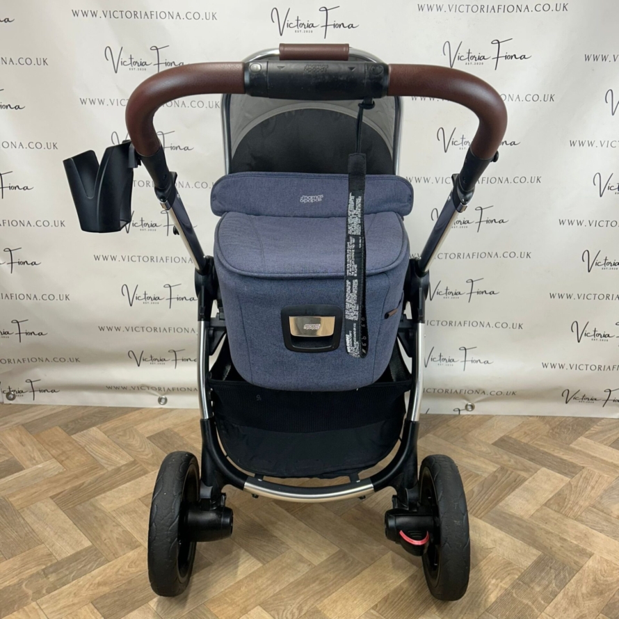 PRELOVED Mamas And Papas Ocarro Pushchair & Carrycot - Navy Wash - Image 3