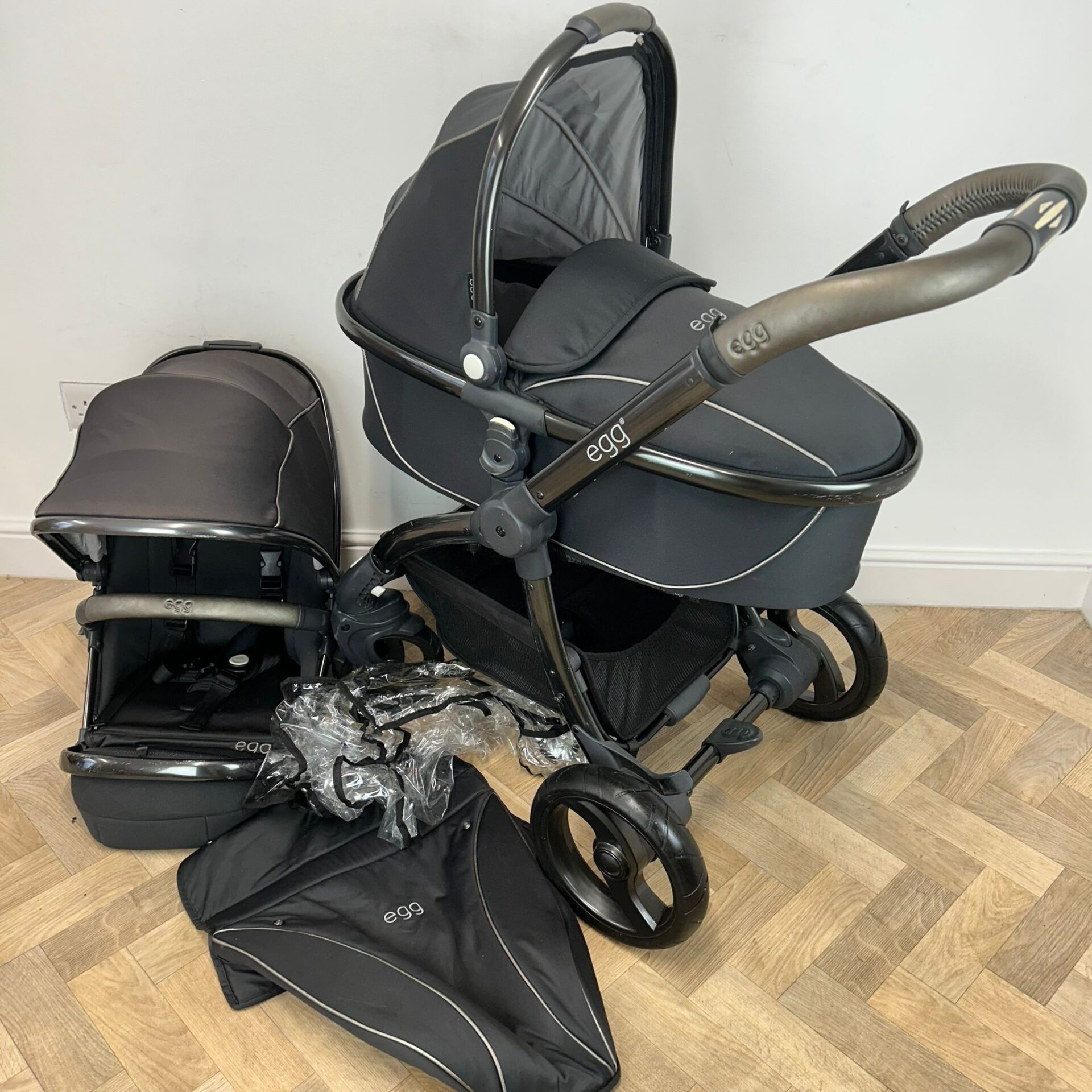 PRELOVED Egg Pushchair Pram Travel System Shadow Black Victoria Fiona