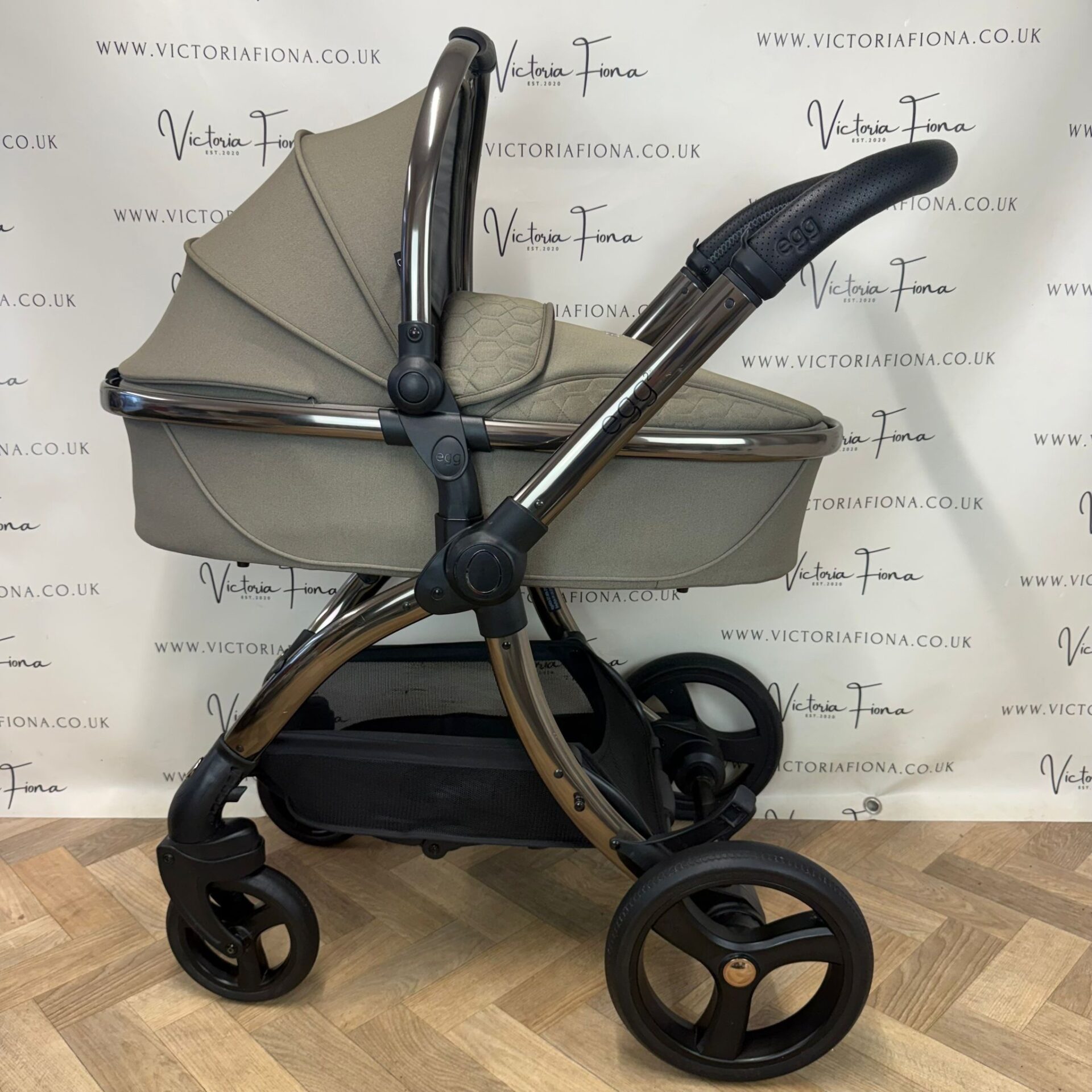 PRELOVED Egg 2 Pushchair & Carrycot - Mink - Image 2
