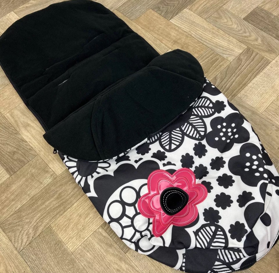 NEW Cosatto Universal Stroller Pushchair Footmuff Black And White Floral