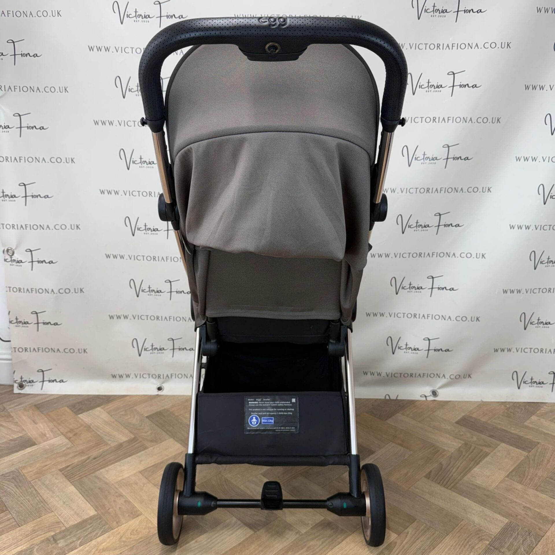 PRELOVED egg Z Stroller Gold Chassis - Hunter Green RRP£399 - Image 3