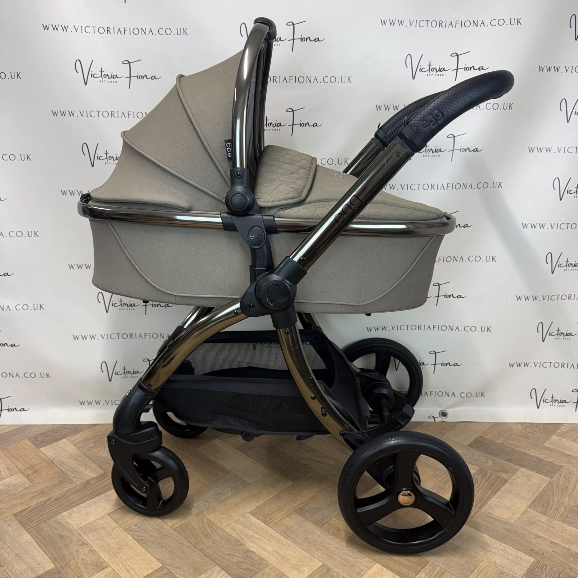 PRELOVED Egg 2 Pushchair & Carrycot - Full Travel System – Mink - Image 2