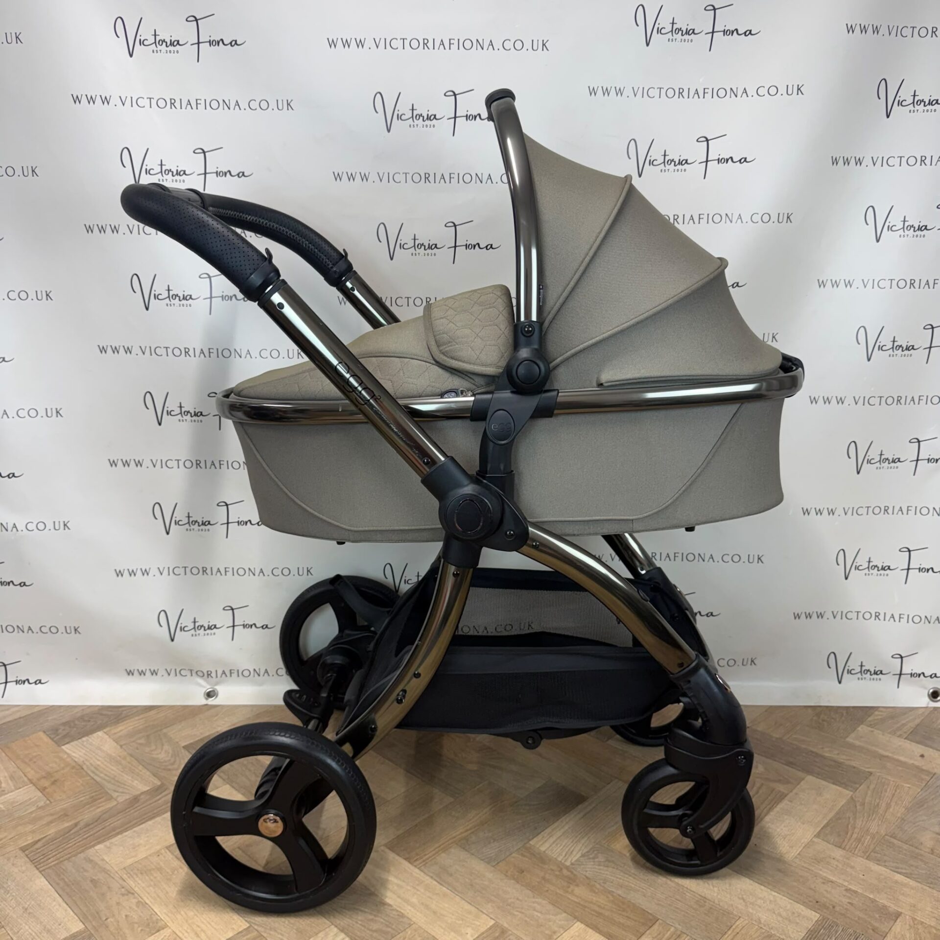 PRELOVED Egg 2 Pushchair & Carrycot - Full Travel System – Mink - Image 4