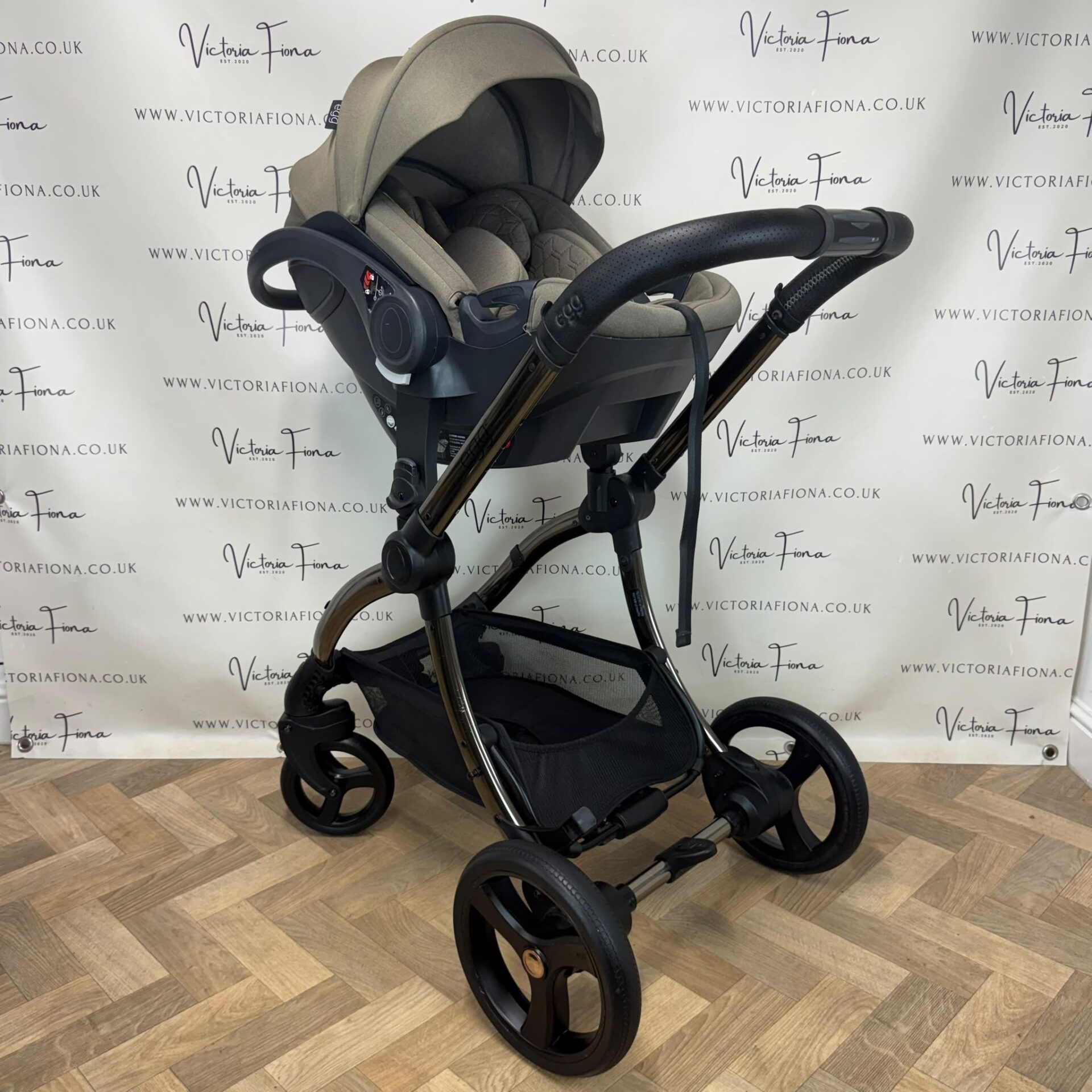 PRELOVED Egg 2 Pushchair & Carrycot - Full Travel System – Mink - Image 8
