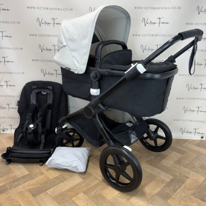 PRELOVED Bugaboo Fox 3 Pushchair & Carrycot – Misty White With Black Chassis