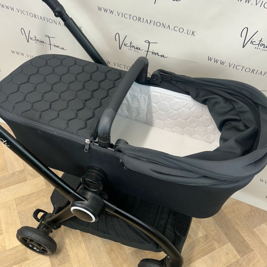 PRELOVED iCandy Core - Pushchair & Carrycot - BLACK - Image 4