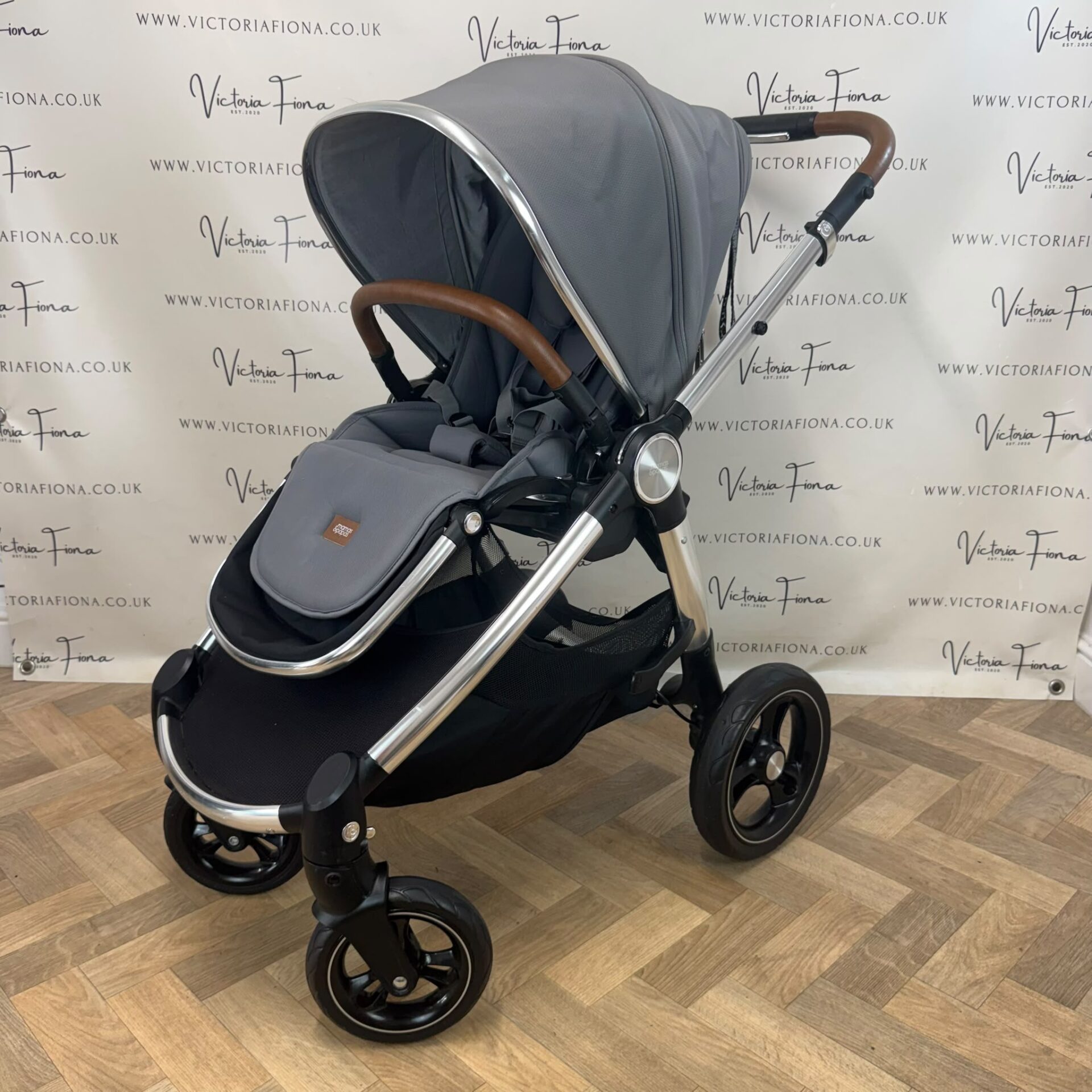 PRELOVED Mamas & Papas Ocarro Carrycot & Pushchair - Fossil Grey - Image 8