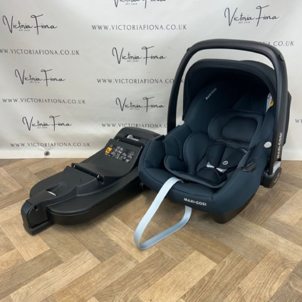 EX DISPLAY Maxi Cosi Cabriofix I Size And Isofix Base RRP£240 Birth-12kg - Graphite