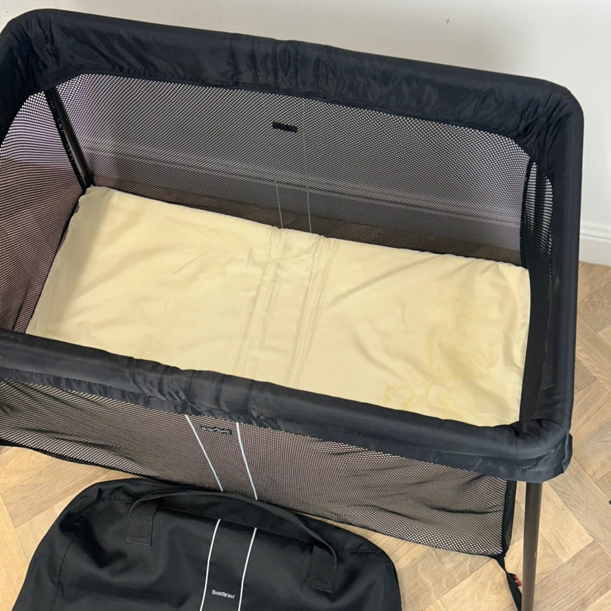 PRELOVED Baby Björn Travel Cot Light - Black - RRP£250 - Image 2