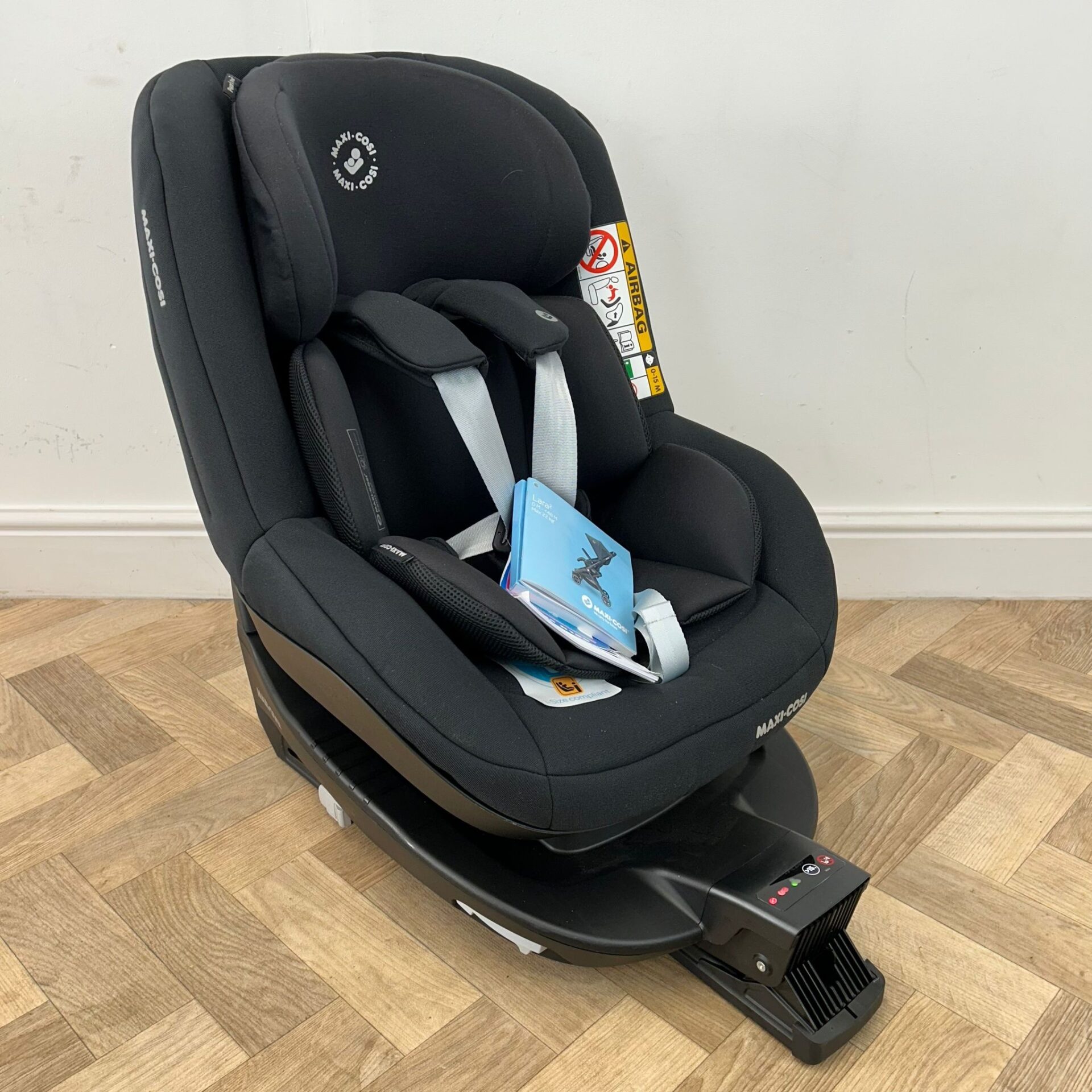 NEW Maxi Cosi Pearl Pro2 I Size and Family Fix 3 Isofix Base RRP 380 Victoria Fiona