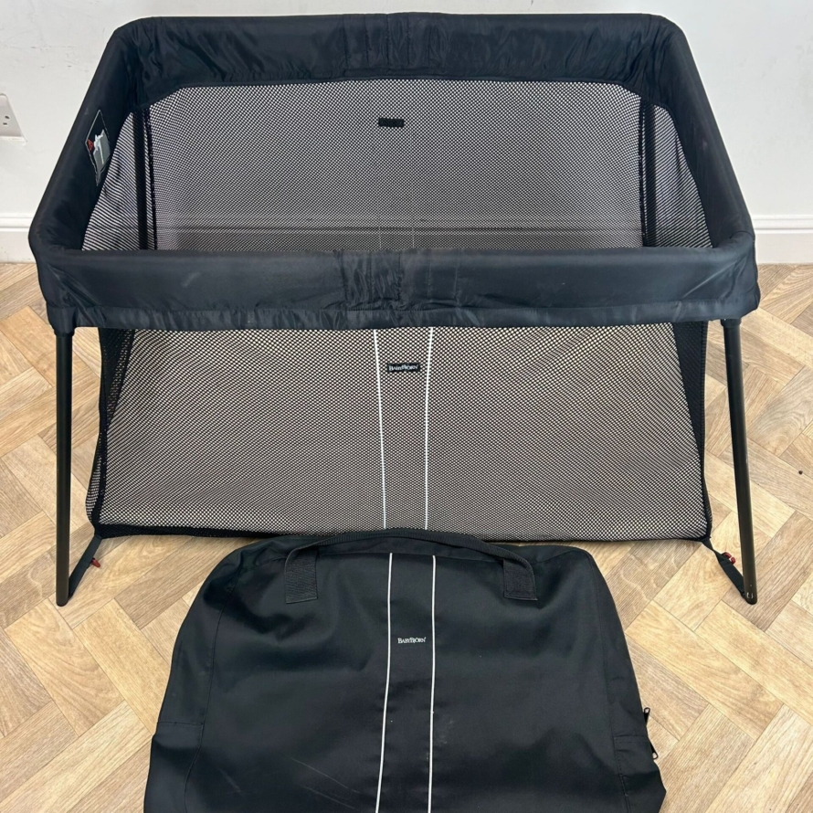 PRELOVED Baby Björn Travel Cot Light - Black - RRP£250