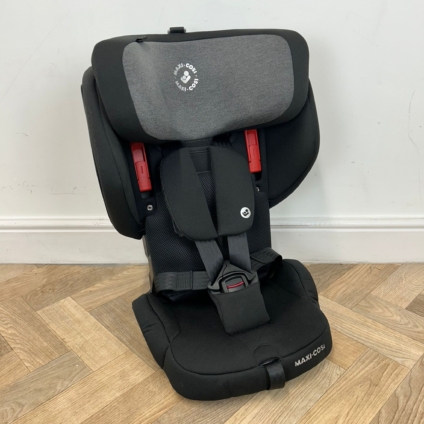 PRELOVED Maxi Cosi Nomad Travel Foldable Car Seat - Black 9-18kg