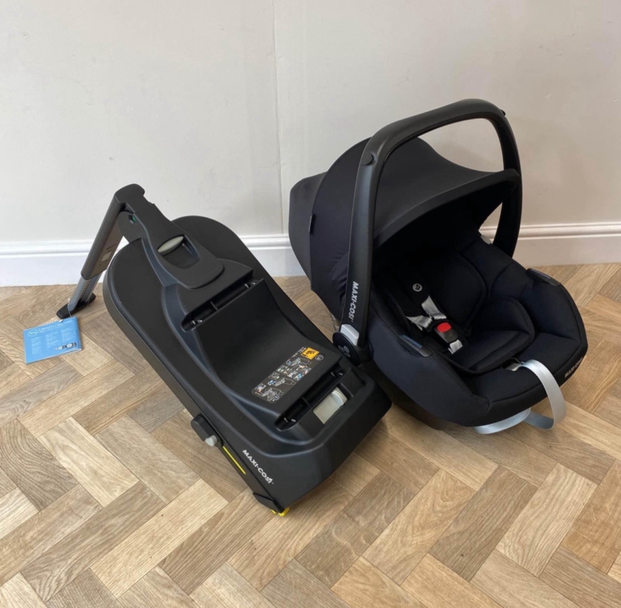 NEW Maxi Cosi Cabriofix I Size And Isofix Base RRP£240 Birth-12kg