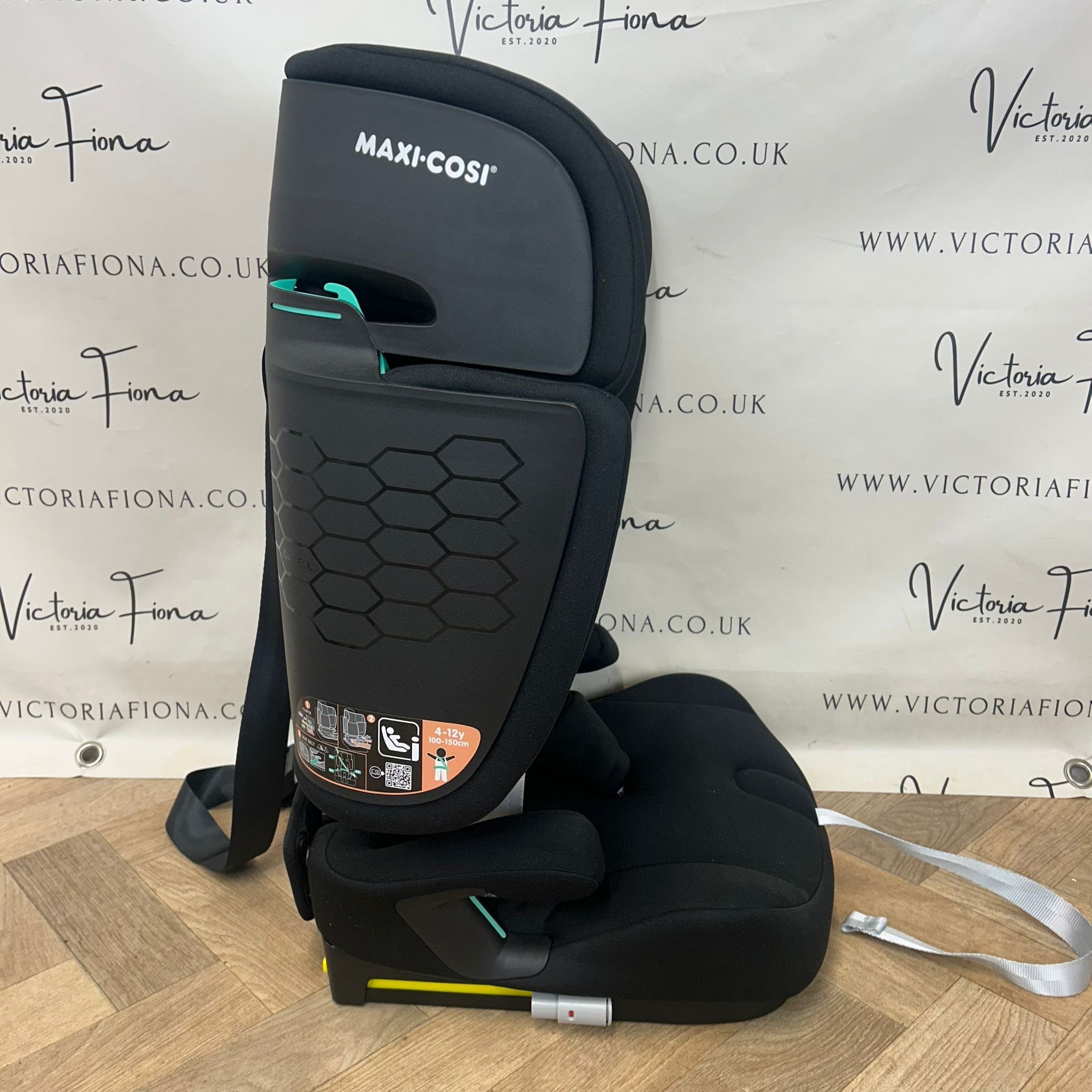 EX DISPLAY Maxi Cosi Nomad XL Plus Travel Foldable Car Seat - Black (15months-12years) - Image 3