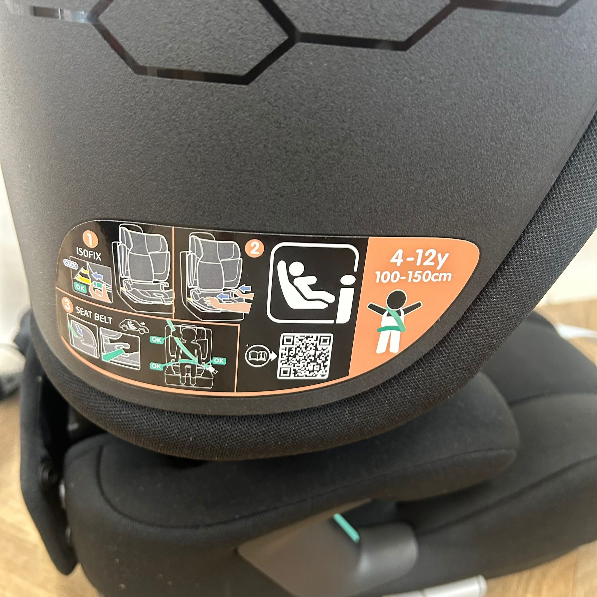 EX DISPLAY Maxi Cosi Nomad XL Plus Travel Foldable Car Seat - Black (15months-12years) - Image 4