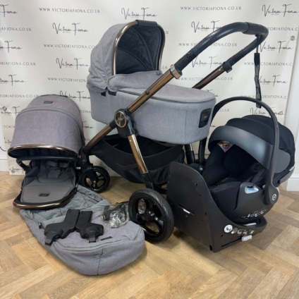 PRELOVED Mamas And Papas Ocarro Pushchair & Carrycot with Cybex 360 Lie Flat Car Seat & Isofix - Simply Luxe