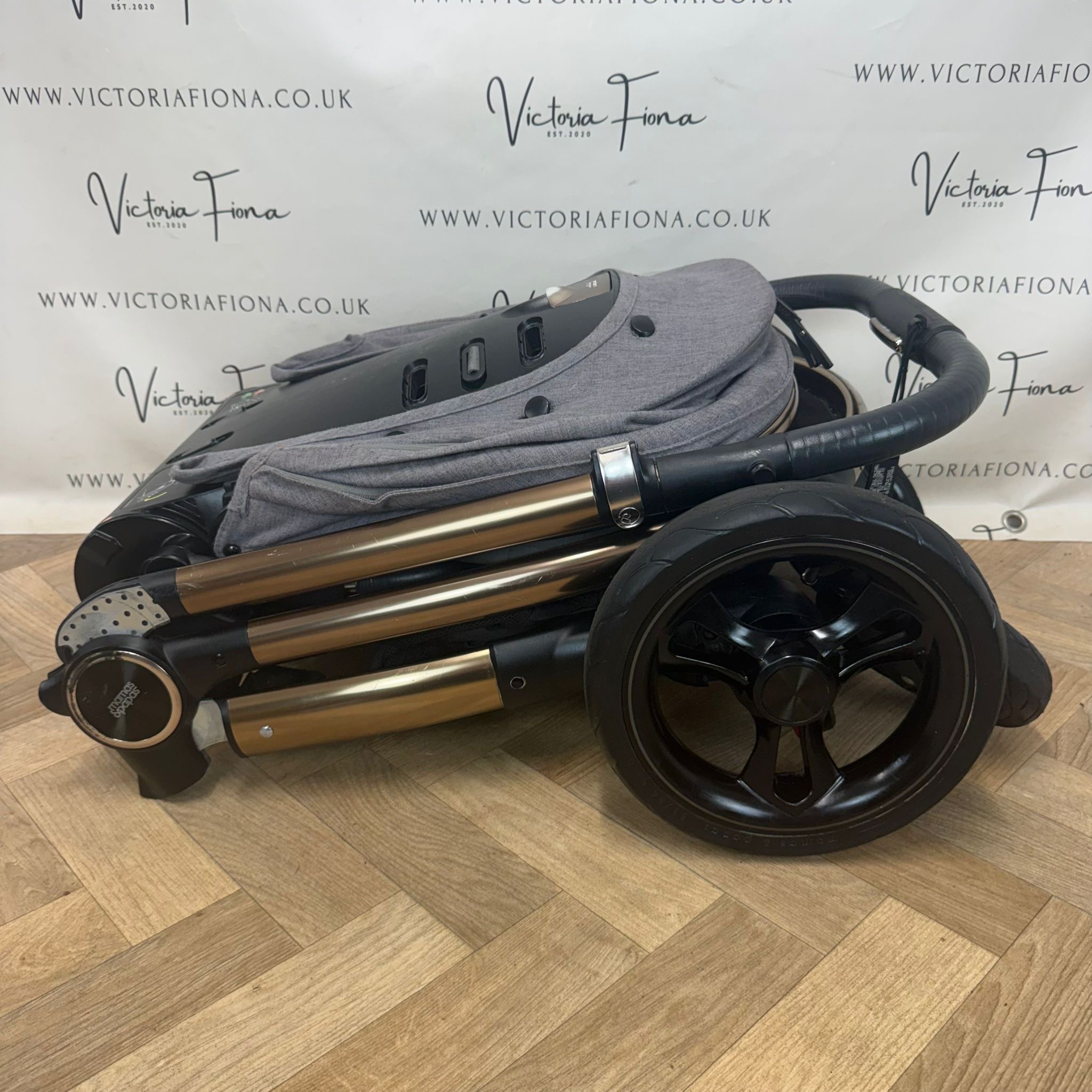 PRELOVED Mamas And Papas Ocarro Pushchair & Carrycot with Cybex 360 Lie Flat Car Seat & Isofix - Simply Luxe - Image 10