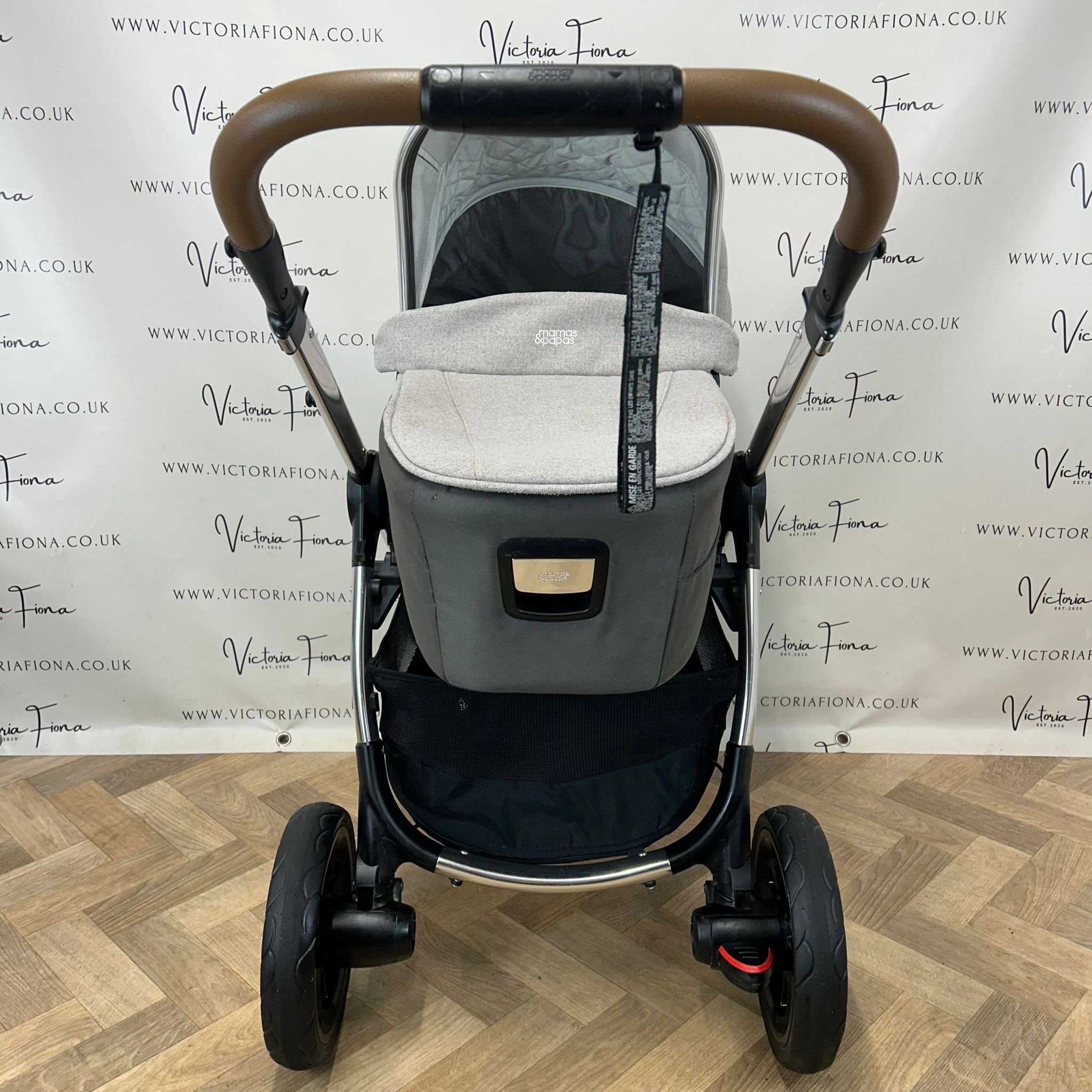 PRELOVED Mamas & Papas Ocarro Carrycot & Pushchair - Heritage Cashmere - Image 4