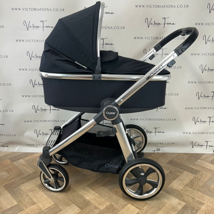 PRELOVED Babystyle Oyster 3 Pushchair & Carrycot 0-22kg Luxx Special Edition - Jurassic Black-  RRP£1045 - Image 5
