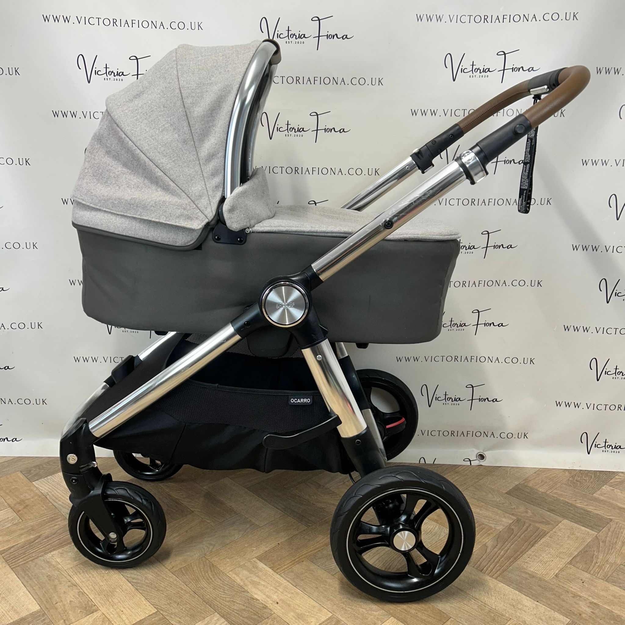 PRELOVED Mamas & Papas Ocarro Carrycot & Pushchair - Heritage Cashmere - Image 5